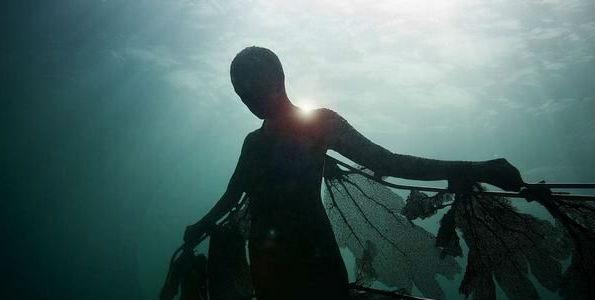 雕塑家打造海底艺术品呼吁环保