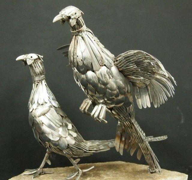美国雕塑家用餐具制成奇特的动物雕塑